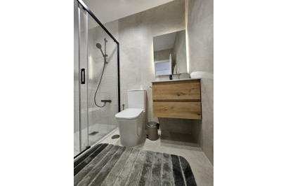 Resale - Apartment / Flat - Torrevieja - Torrevieja Centro