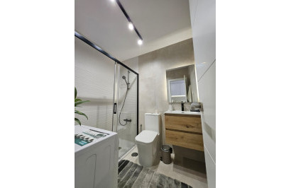 Resale - Apartment / Flat - Torrevieja - Torrevieja Centro