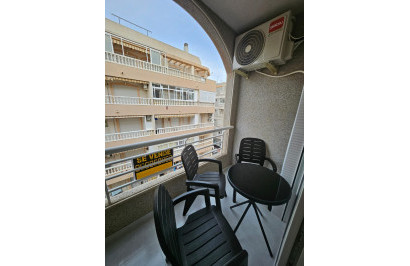 Resale - Apartment / Flat - Torrevieja - Torrevieja Centro