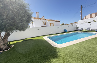 Reventa - Villa independiente - Villamartín