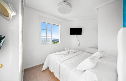 Resale - Apartment / Flat - Torrevieja - La Mata