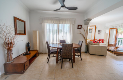 Reventa - Villa independiente - Cabo Roig