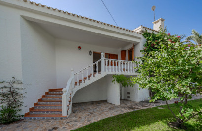 Reventa - Villa independiente - Cabo Roig