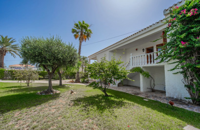 Reventa - Villa independiente - Cabo Roig
