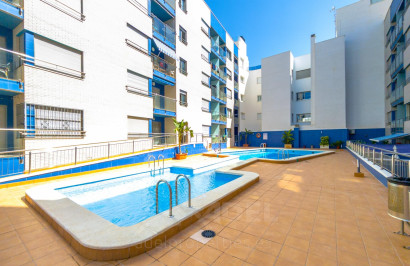 Resale - Apartment / Flat - Torrevieja - Playa de los locos