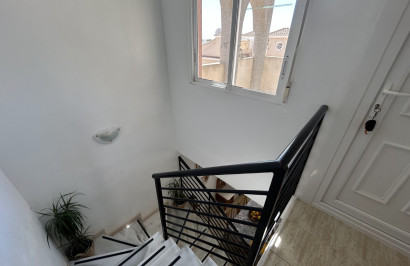 Resale - Apartment / Flat - Orihuela Costa - Villamartín