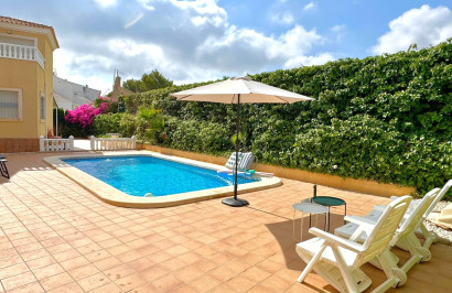 Reventa - Villa independiente - Orihuela Costa - Villamartín
