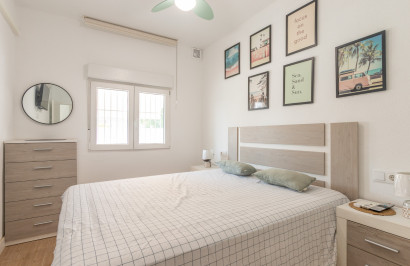 Resale - Apartment / Flat - Torrevieja - Lago Jardin
