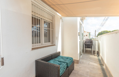 Resale - Apartment / Flat - Torrevieja - Lago Jardin