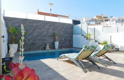 Resale - Semi - Detached Villa - San Miguel de Salinas