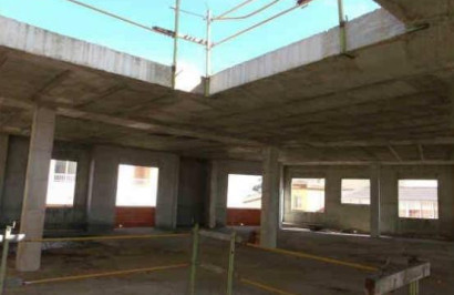 Reventa - Apartamento / Piso - Los Montesinos - Centro