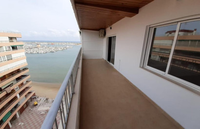 Resale - Apartment / Flat - Torrevieja - Playa del Acequión