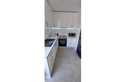 Resale - Apartment / Flat - Torrevieja - Playa del Acequión