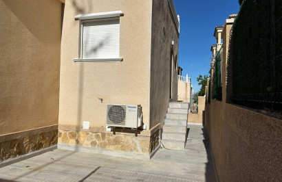 Herverkoop - Vrijstaande villa - Torrevieja - VILLAMARTIN