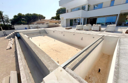 Obra nueva - Villa independiente - Orihuela Costa - Punta Prima
