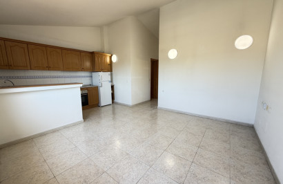 Resale - Apartment / Flat - Villamartín
