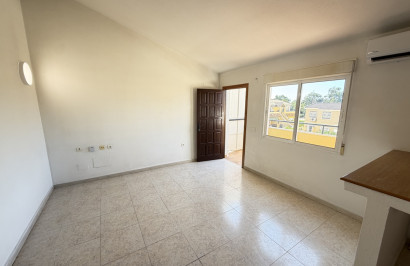 Resale - Apartment / Flat - Villamartín
