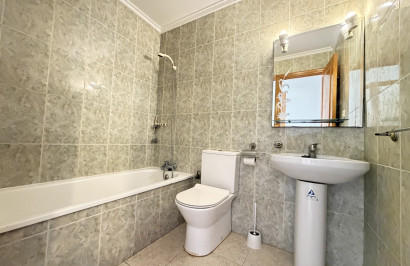 Resale - Apartment / Flat - Villamartín