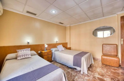 Resale - Commercial Unit - Torrevieja - Centro