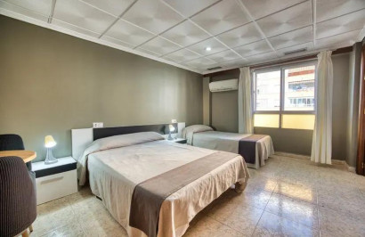 Resale - Commercial Unit - Torrevieja - Centro