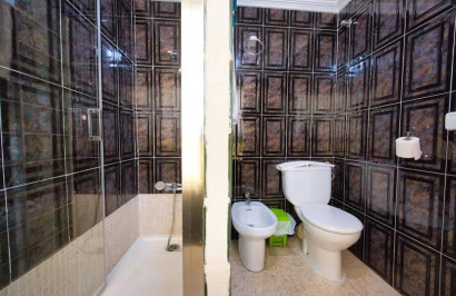 Resale - Commercial Unit - Torrevieja - Centro