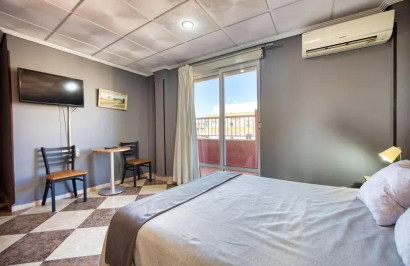 Resale - Commercial Unit - Torrevieja - Centro
