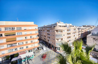 Resale - Commercial Unit - Torrevieja - Centro