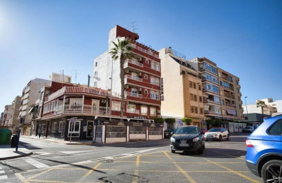 Resale - Commercial Unit - Torrevieja - Centro