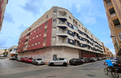 Resale - Commercial Unit - Torrevieja - El Acequión - Los Náufragos