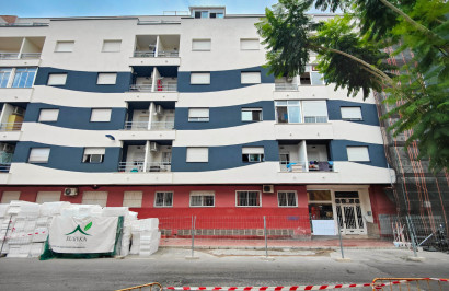 Resale - Commercial Unit - Torrevieja - El Acequión - Los Náufragos