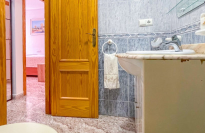 Resale - Apartment / Flat - Torrevieja
