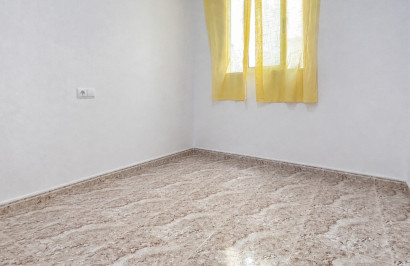 Resale - Apartment / Flat - Torrevieja