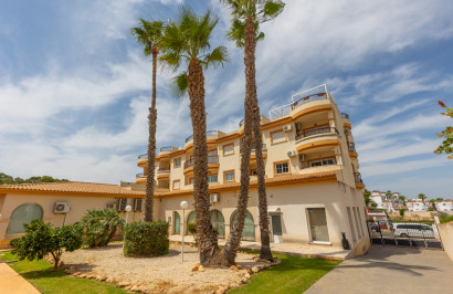 Resale - Apartment / Flat - Orihuela - Villamartin