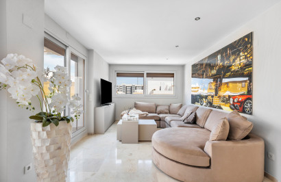 Resale - Apartment / Flat - Torrevieja - Punta Prima