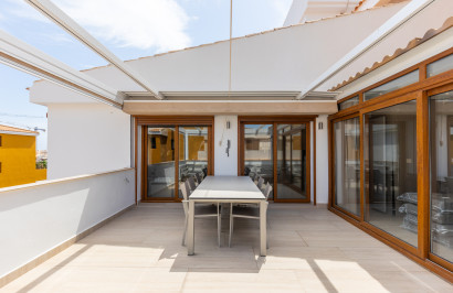 Resale - Apartment / Flat - Torrevieja - Punta Prima