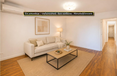 Resale - Apartment / Flat - Torrevieja - Parque de las Naciones