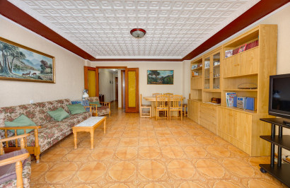 Resale - Apartment / Flat - Torrevieja - Playa del Acequión