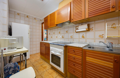 Resale - Apartment / Flat - Torrevieja - Playa del Acequión