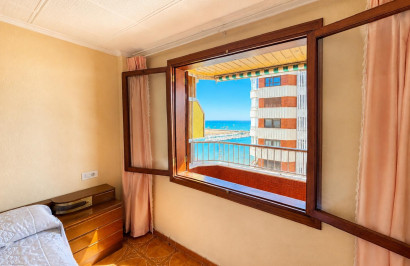 Resale - Apartment / Flat - Torrevieja - Playa del Acequión