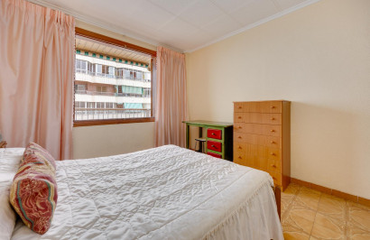 Resale - Apartment / Flat - Torrevieja - Playa del Acequión