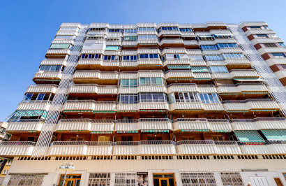 Resale - Apartment / Flat - Torrevieja - Playa del Acequión