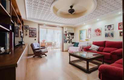 Resale - Apartment / Flat - Torrevieja - Playa del Acequión