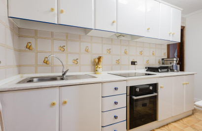 Resale - Apartment / Flat - Torrevieja - Playa del Acequión