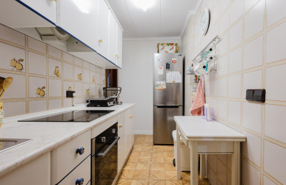 Resale - Apartment / Flat - Torrevieja - Playa del Acequión