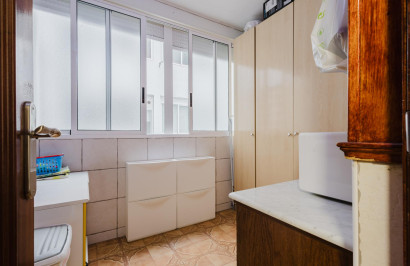 Resale - Apartment / Flat - Torrevieja - Playa del Acequión