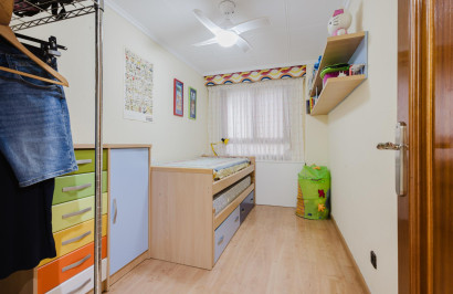 Resale - Apartment / Flat - Torrevieja - Playa del Acequión