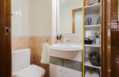 Resale - Apartment / Flat - Torrevieja - Playa del Acequión