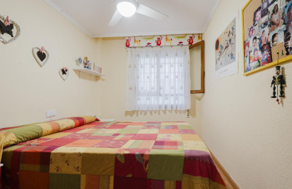 Resale - Apartment / Flat - Torrevieja - Playa del Acequión