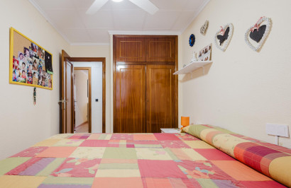 Resale - Apartment / Flat - Torrevieja - Playa del Acequión