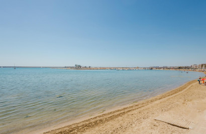 Resale - Apartment / Flat - Torrevieja - Playa del Acequión